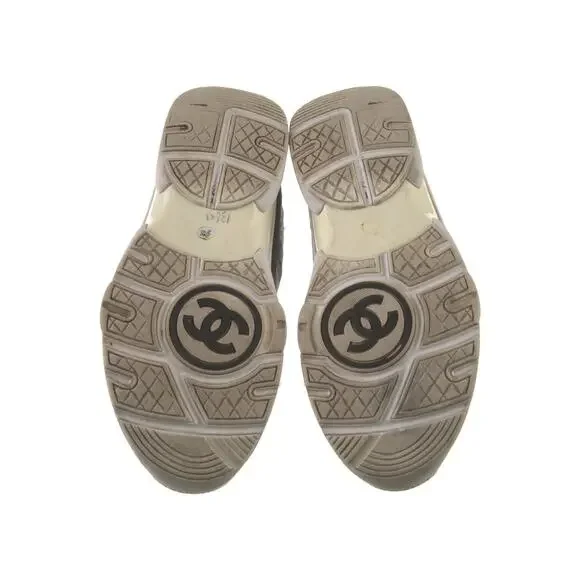 ❤️Chanel CC Logo Sneakers❤️ - Picture 5 of 5